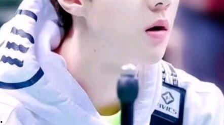 吴世勋私生饭爆料视频,揭秘明星隐私与粉丝狂热 第1张 吴世勋私生饭爆料视频,揭秘明星隐私与粉丝狂热 第1张